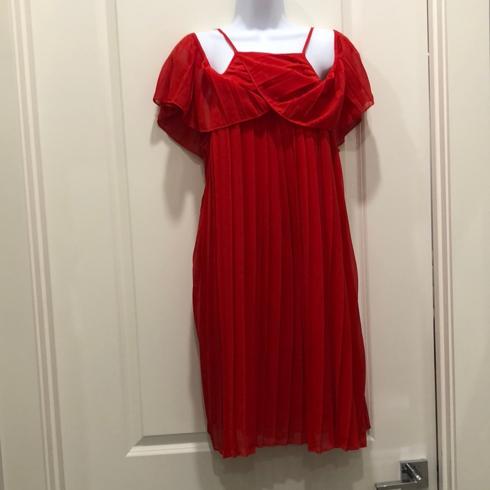 Boohoo red lined pleated off-the-shoulder & spaghetti strap pre worn size 12